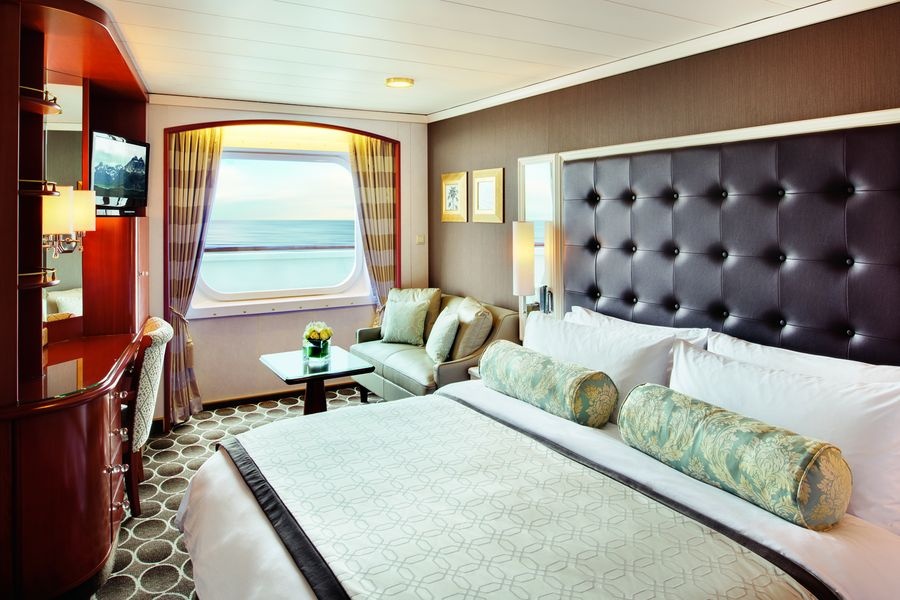 Deluxe каюта с большим окном (C2) на Crystal Serenity