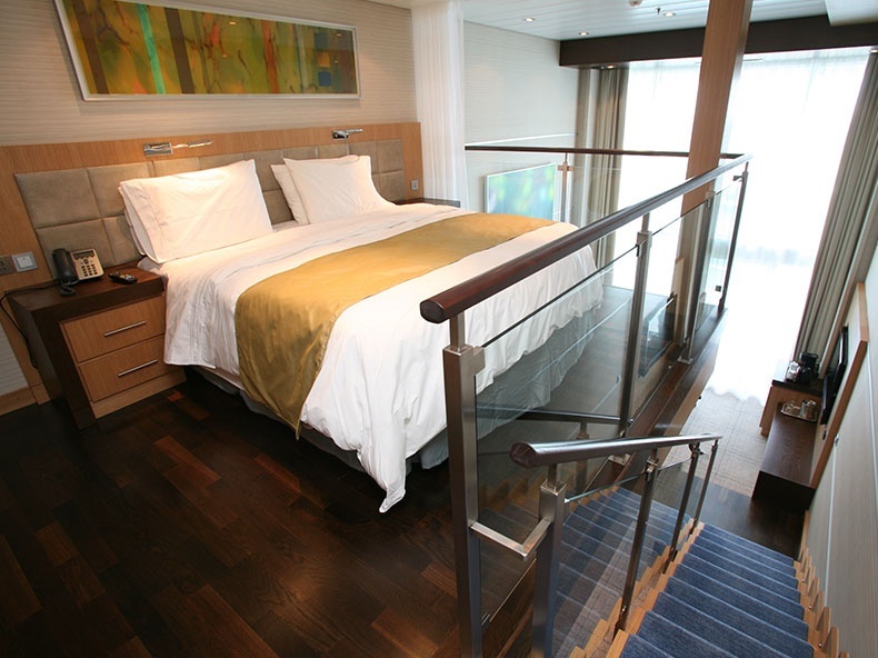 Сьют Crown Loft с балконом