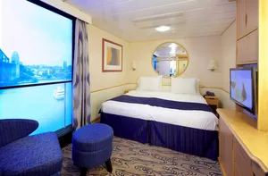 Большая внутренняя каюта с виртуальным балконом (VB) на Voyager Of The Seas