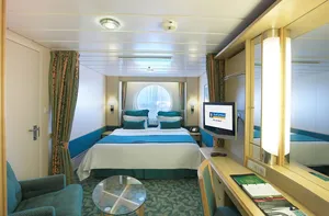 Ultra просторная каюта с окном (1K) на Liberty Of The Seas