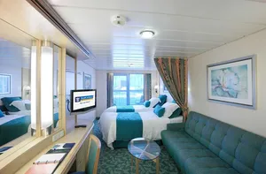 Внутренняя каюта с видом на променад Spacious на Liberty Of The Seas