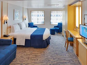 Каюта с окном Ultra Spacious на Voyager Of The Seas