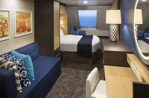 Просторная каюта с окном (1M) на Odyssey of the Seas