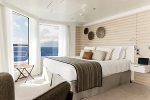 Grand Deluxe сьют на Le Dumont D'urville