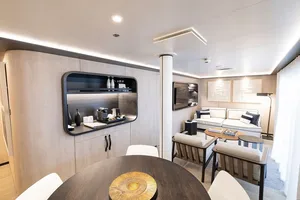 Zéphyr Owner сьют на Le Ponant