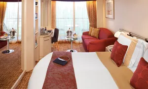 Каюта с балконом Prime Concierge (C1) на Celebrity Constellation