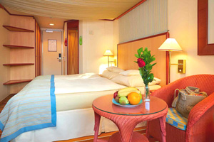 Мини-сьют с окном (с ограниченным видом)